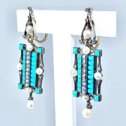 Boucles D’oreilles En Or 18 Carats Et Argent, Turquoises, Diamants, Perles Fines Vers 1880 11 Boucles D’oreilles En Or 18 Carats Et Argent, Turquoises, Diamants, Perles Fines Vers 1880 -Castafiore Boutique boucles doreilles en or 18 carats et argent turquoises diamants perles fines vers 1880 382685