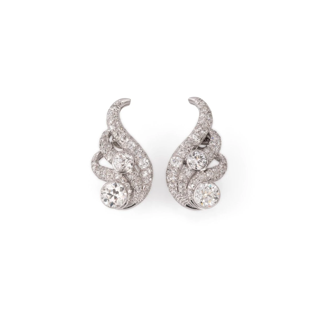 Boucles D'oreilles Clip En Or Blanc, Platine Et Diamants 1 Boucles D'oreilles Clip En Or Blanc, Platine Et Diamants