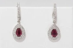 Boucles D'oreilles En Or Blanc, Rubis Poire Et Diamants -Castafiore Boutique boucles doreilles en or blanc rubis poire et diamants 428542