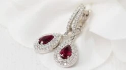 Boucles D'oreilles En Or Blanc, Rubis Poire Et Diamants -Castafiore Boutique boucles doreilles en or blanc rubis poire et diamants 486793