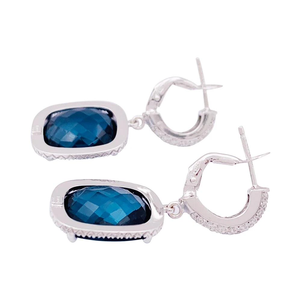 Miller Boucles D'oreilles En Or Blanc, Topaze Bleue Et Diamants 3 Miller Boucles D'oreilles En Or Blanc, Topaze Bleue Et Diamants – Image 3
