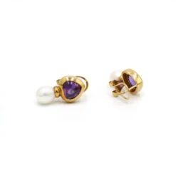 Boucles D'oreilles En Or Jaune, Améthystes Et Perles -Castafiore Boutique boucles doreilles en or jaune amethystes et perles 620717