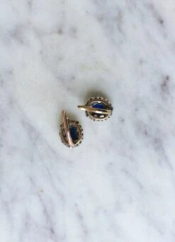 Boucles D'Oreilles Marguerite Saphir Et Diamants -Castafiore Boutique boucles doreilles marguerite saphir et diamants 822092