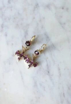 Boucles D'oreilles Pendantes Colombes Grenats -Castafiore Boutique boucles doreilles pendantes colombes grenats 103449