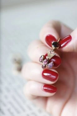 Boucles D'oreilles Pendantes Colombes Grenats -Castafiore Boutique boucles doreilles pendantes colombes grenats 618867