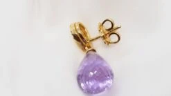 Boucles D'oreilles Pendantes En Or Jaune, Améthystes Et Diamants -Castafiore Boutique boucles doreilles pendantes en or jaune amethystes et diamants 822525