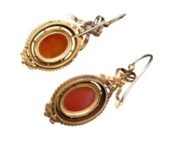 Boucles D'oreilles Pendantes En Or Jaune, Camée Et Agate -Castafiore Boutique boucles doreilles pendantes en or jaune camee et agate 854313