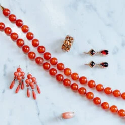 Boucles D'oreilles Pendantes En Or Jaune Et Grenats -Castafiore Boutique boucles doreilles pendantes en or jaune et grenat 981858