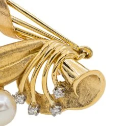 Boucles D'oreilles Pendantes En Or Jaune, Perle De Culture Et Diamant -Castafiore Boutique boucles doreilles pendantes en or jaune perle de culture et diamant 587422