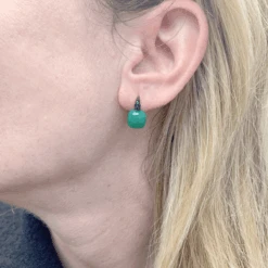 Miller Boucles D'oreilles Dormeuses POMELLATO "Capri" En Or, Chrysoprase Et Saphirs 5 Miller Boucles D'oreilles Dormeuses POMELLATO "Capri" En Or, Chrysoprase Et Saphirs -Castafiore Boutique boucles doreilles pomellato capri or chrysoprase saphirs 836031