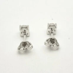 Boucles D'oreilles Puces En Or Blanc Et Diamants Naturels -Castafiore Boutique boucles doreilles puces en or blanc et diamants naturels 215588