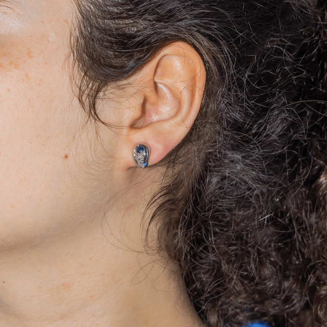 Boucles D'oreilles Puces En Or Blanc, Shapirs Et Diamants 2 Boucles D'oreilles Puces En Or Blanc, Shapirs Et Diamants – Image 2