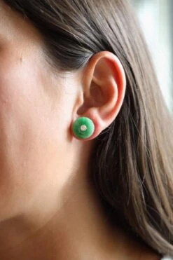 Boucles D'oreilles Puces En Or Jaunes, Jades Jadéite Et Diamants -Castafiore Boutique boucles doreilles puces en or jaunes jades jadeite et diamants 413795