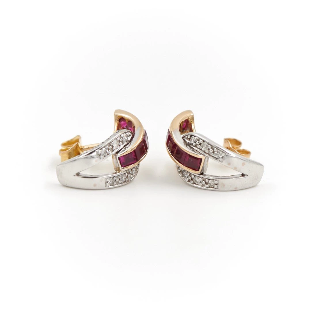 Boucles D'oreilles Puces GUY LAROCHE En 2 Ors, Rubis Et Diamants 3 Boucles D'oreilles Puces GUY LAROCHE En 2 Ors, Rubis Et Diamants – Image 3