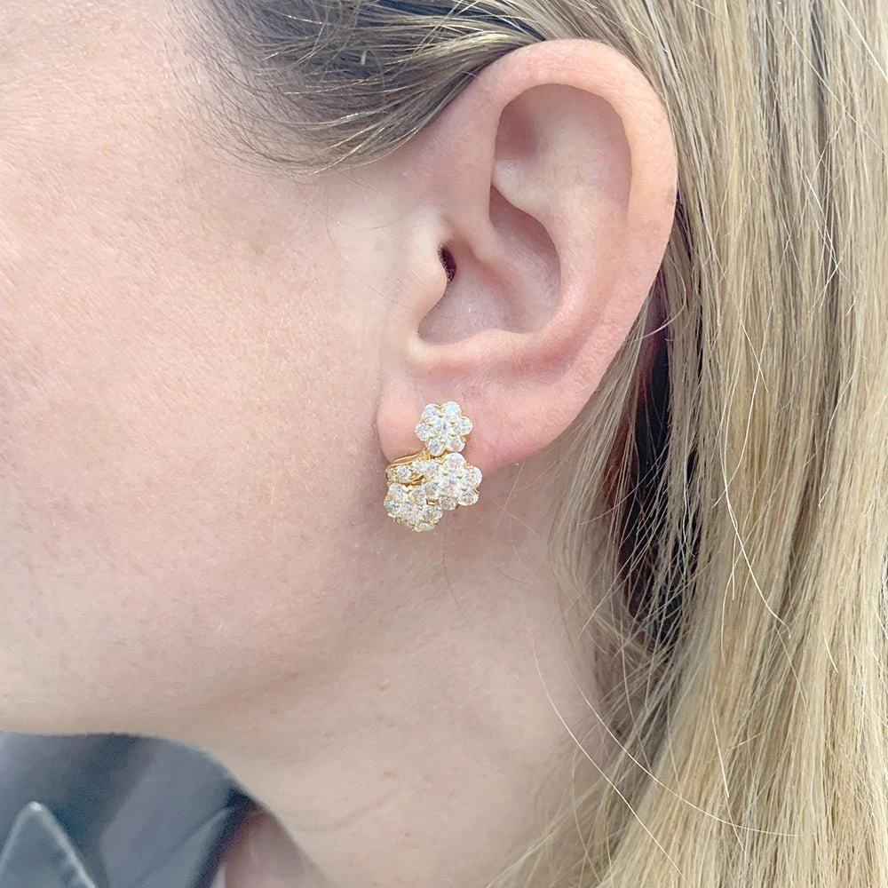 Miller Boucles D'oreilles VAN CLEEF & ARPELS "Snowflake" En Or Jaune Et Diamants 2 Miller Boucles D'oreilles VAN CLEEF & ARPELS "Snowflake" En Or Jaune Et Diamants – Image 2
