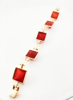 Bracelet Articulé En Or Jaune Et Cornaline En Pain De Sucre -Castafiore Boutique bracelet articule en or jaune et cornaline en pain de sucre 418962