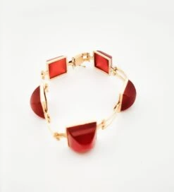 Bracelet Articulé En Or Jaune Et Cornaline En Pain De Sucre -Castafiore Boutique bracelet articule en or jaune et cornaline en pain de sucre 468969