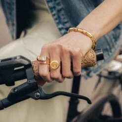Bracelet Articulé En Or Jaune Et Or Blanc -Castafiore Boutique bracelet articule en or jaune et or blanc 731036