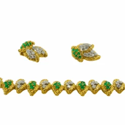 Bracelet Souple BOUCHERON En Or Jaune, émeraudes Et Diamants -Castafiore Boutique bracelet boucheron en or jaune emeraudes et diamants 574358