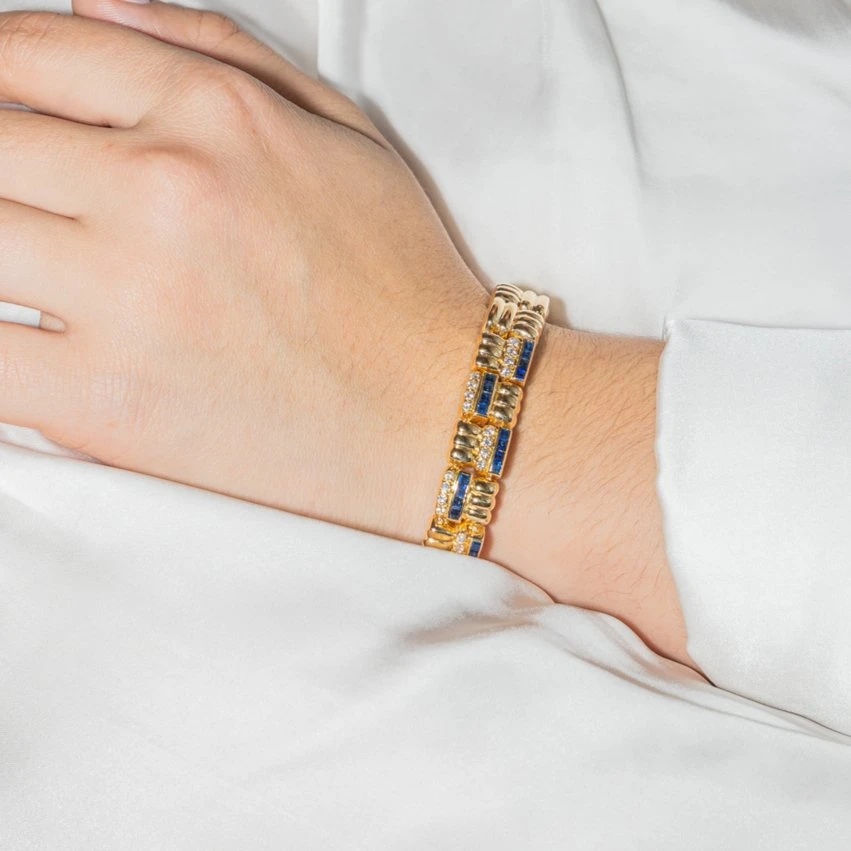 Bracelet BOUCHERON En Or Jaune, Saphir Et Diamants 2 Bracelet BOUCHERON En Or Jaune, Saphir Et Diamants – Image 2