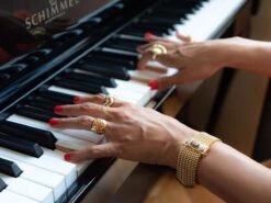 Bracelet Ceinture Souple En Or Jaune, Rubis Et Diamants 11 Bracelet Ceinture Souple En Or Jaune, Rubis Et Diamants -Castafiore Boutique bracelet ceinture souple en or jaune rubis et diamants 196359