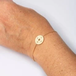 Bracelet DE BEERS "Talisman", En Or Jaune Et Diamants -Castafiore Boutique bracelet de beers talisman en or jaune et diamants 698505