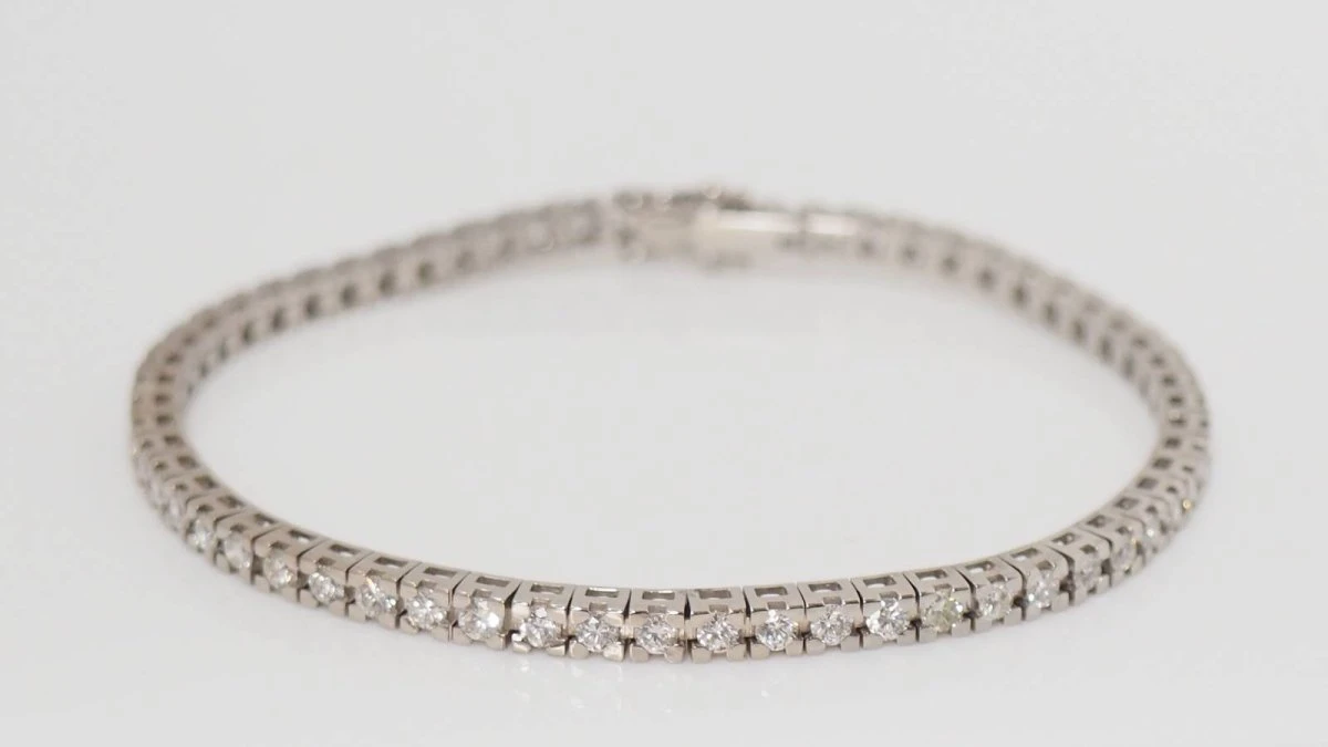 Bracelet De Luxe En Or Blanc Et Diamants 3,20 Carats 9 Bracelet De Luxe En Or Blanc Et Diamants 3,20 Carats – Image 9