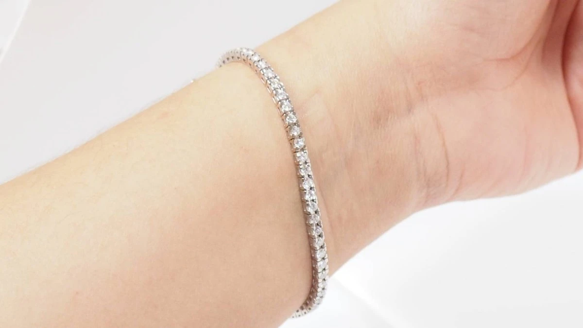 Bracelet De Luxe En Or Blanc Et Diamants 3,20 Carats 2 Bracelet De Luxe En Or Blanc Et Diamants 3,20 Carats – Image 2