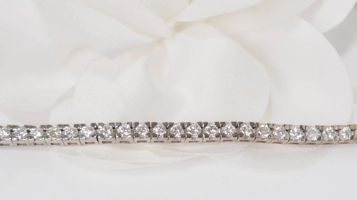 Bracelet De Luxe En Or Blanc Et Diamants 3,20 Carats 6 Bracelet De Luxe En Or Blanc Et Diamants 3,20 Carats – Image 6