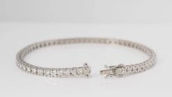 Bracelet De Luxe En Or Blanc Et Diamants 3,20 Carats 16 Bracelet De Luxe En Or Blanc Et Diamants 3,20 Carats -Castafiore Boutique bracelet de luxe en or blanc et diamants 320 carats 654172