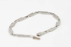 Bracelet DINH VAN "Seventies", En Or Blanc Serti Diamants -Castafiore Boutique bracelet dinh van seventies en or blanc serti diamants 923654