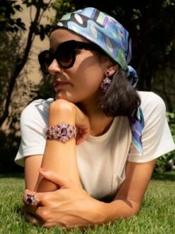 Bracelet En Or Jaune, Améthystes, Diamants, Saphirs Roses Et Topazes 17 Bracelet En Or Jaune, Améthystes, Diamants, Saphirs Roses Et Topazes -Castafiore Boutique bracelet en or jaune amethystes diamants saphirs roses et topazes 103588