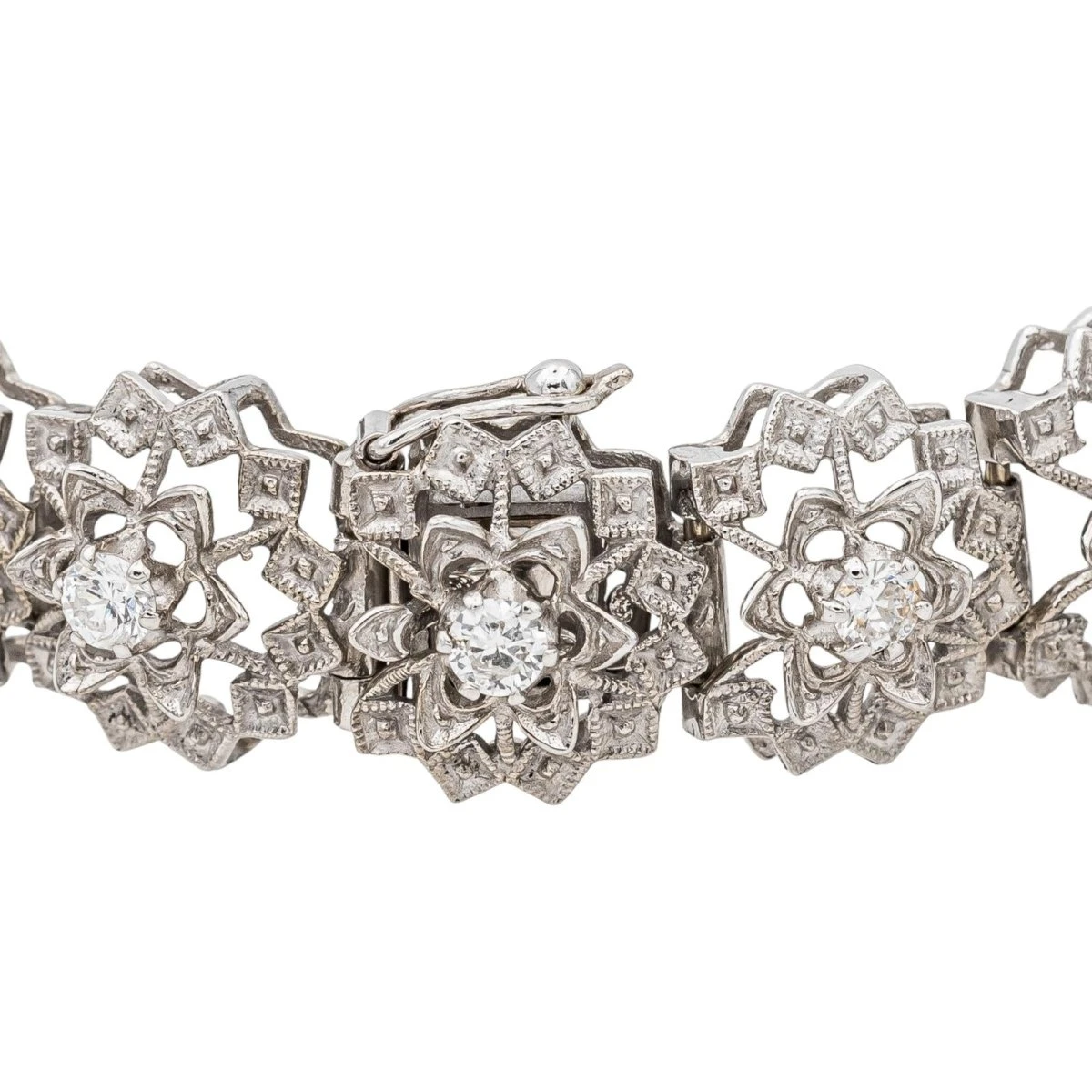 Bracelet Fleur En Or Blanc Et Diamants 6 Bracelet Fleur En Or Blanc Et Diamants – Image 6