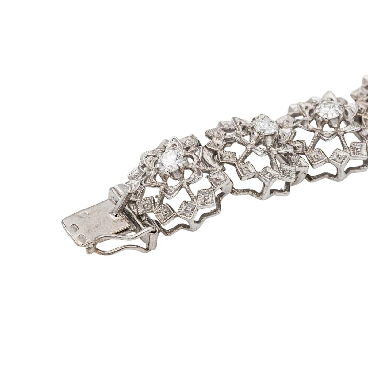 Bracelet Fleur En Or Blanc Et Diamants 7 Bracelet Fleur En Or Blanc Et Diamants – Image 7