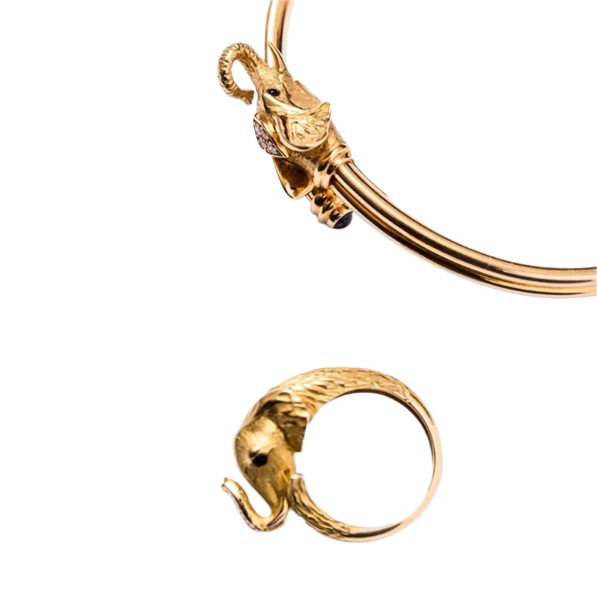 Bracelet JEAN ET PIERRE BELLIN Éléphant Double Jonc Ouvert En Or Jaune, Saphir, Onyx Et Diamants 3 Bracelet JEAN ET PIERRE BELLIN Éléphant Double Jonc Ouvert En Or Jaune, Saphir, Onyx Et Diamants – Image 3