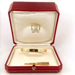 Bracelet Jonc CARTIER "Love" En Or Jaune -Castafiore Boutique bracelet jonc cartier love en or jaune 569588