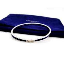 Bracelet Jonc CHAUMET "Liens Evidence", Or Blanc Et Diamants 11 Bracelet Jonc CHAUMET "Liens Evidence", Or Blanc Et Diamants -Castafiore Boutique bracelet jonc chaumet liens evidence or blanc et diamants 964638