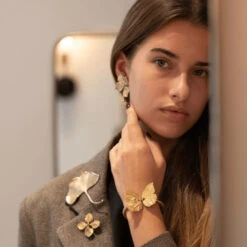 Bracelet Jonc CLAUDE LALANNE "Papillon", En Bronze Doré 17 Bracelet Jonc CLAUDE LALANNE "Papillon", En Bronze Doré -Castafiore Boutique bracelet jonc claude lalanne papillon en bronze dore 122797