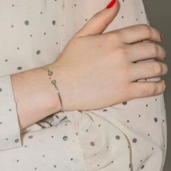 Bracelet Jonc DINH VAN "Le Cube" En Or Blanc Et Diamants 8 Bracelet Jonc DINH VAN "Le Cube" En Or Blanc Et Diamants -Castafiore Boutique bracelet jonc dinh van le cube en or blanc et diamants 666219