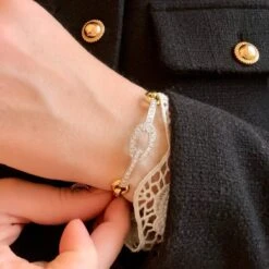 Bracelet Jonc En Or Jaune, Or Blanc Et Diamants 7 Bracelet Jonc En Or Jaune, Or Blanc Et Diamants -Castafiore Boutique bracelet jonc en or jaune or blanc et diamants 723133