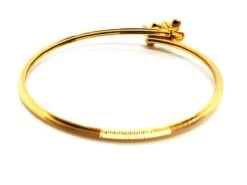 Bracelet Jonc Fleur En Or Jaune Et Diamants 15 Bracelet Jonc Fleur En Or Jaune Et Diamants -Castafiore Boutique bracelet jonc fleur en or jaune et diamants 323145