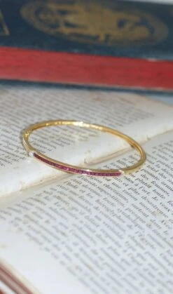 Bracelet Jonc Ouvrant Rubis Calibrés Et Diamants 11 Bracelet Jonc Ouvrant Rubis Calibrés Et Diamants -Castafiore Boutique bracelet jonc ouvrant rubis calibres et diamants 210848