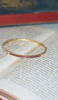 Bracelet Jonc Ouvrant Rubis Calibrés Et Diamants 17 Bracelet Jonc Ouvrant Rubis Calibrés Et Diamants -Castafiore Boutique bracelet jonc ouvrant rubis calibres et diamants 433501