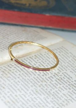 Bracelet Jonc Ouvrant Rubis Calibrés Et Diamants 14 Bracelet Jonc Ouvrant Rubis Calibrés Et Diamants -Castafiore Boutique bracelet jonc ouvrant rubis calibres et diamants 445673