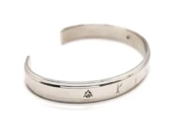 Bracelet Jonc PIAGET "Possession" En Or Blanc Et En Diamant -Castafiore Boutique bracelet jonc piaget possession en or blanc et en diamant 666429