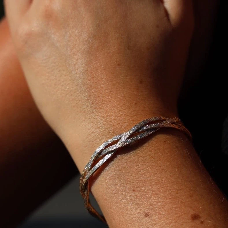 Bracelet Maille Tressée En 3 Ors 2 Bracelet Maille Tressée En 3 Ors – Image 2