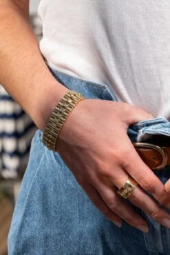 Bracelet Manchette En Or Jaune Et En Diamants -Castafiore Boutique bracelet manchette en or jaune et en diamants 295762