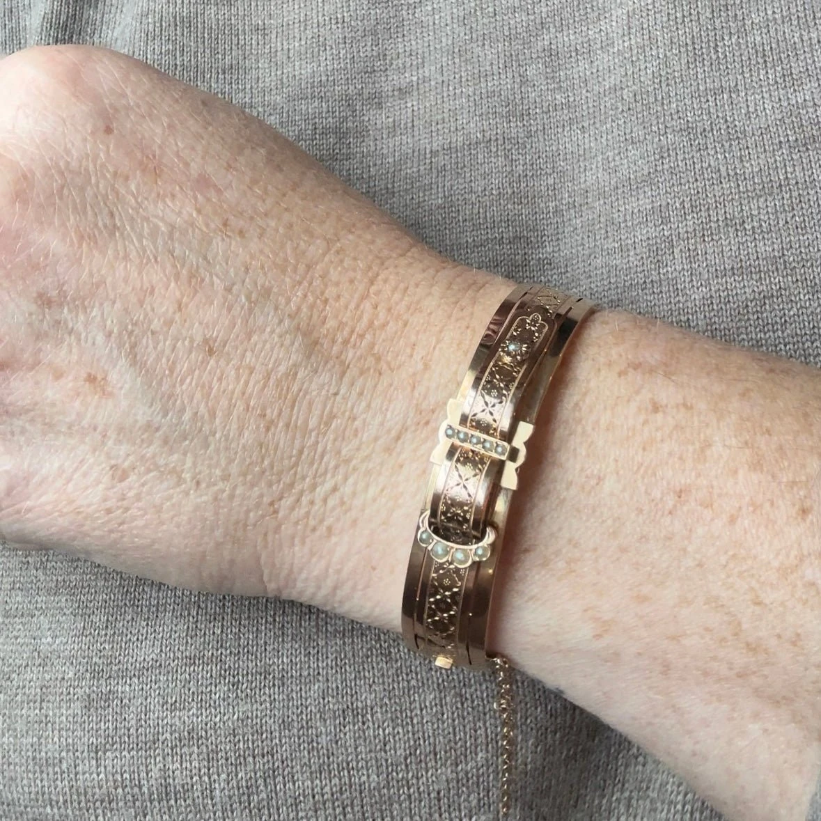 Bracelet Manchette En Or Rose Et Perles 2 Bracelet Manchette En Or Rose Et Perles – Image 2