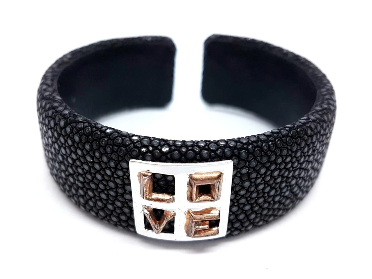Bracelet Manchette En 2 Ors Et Galuchat Noir 7 Bracelet Manchette En 2 Ors Et Galuchat Noir – Image 7