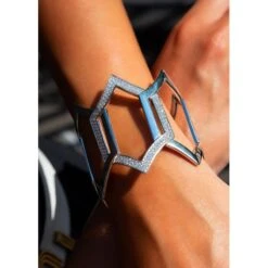 Bracelet Manchette MESSIKA "Arlequin" En Or Blanc Et Diamants 5 Bracelet Manchette MESSIKA "Arlequin" En Or Blanc Et Diamants -Castafiore Boutique bracelet messika manchette arlequin 651439